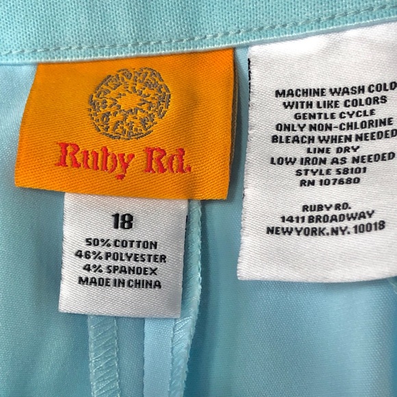 💙💙LIGHT BLUE CAPRIS PANT💙💙 - Picture 5 of 13